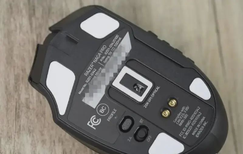 chassis design of the Razer Naga Pro